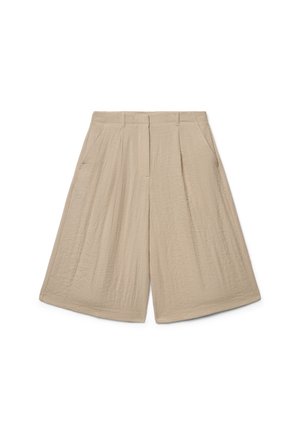 Pantaloncini beige a vita alta con gamba larga, passanti per cintura, pieghe frontali e tasche laterali su sfondo bianco.