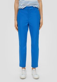 s.Oliver ELASTISCHE TAPERED LEG - Chino - royalblau