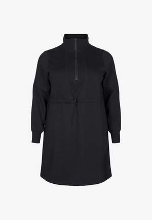 Must mustaga, pehmeast kangast, millel on kõrge krae, pikad varrukad ja vöödatud talje koos metalldetailiga.