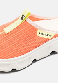 Salomon REELAX SLIDE - Vandringssandaler - fresh salmon/vanilla ice/sunny lime