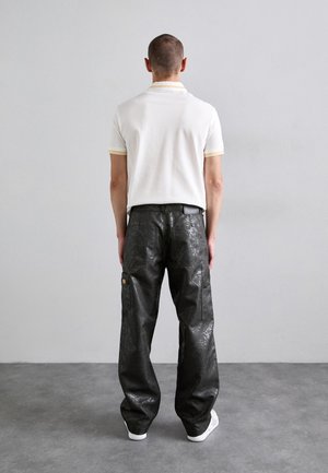 Classificação 15: Versace - INFORMAL BAROCCO EMBOSSED - Calças