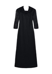 Robe longue en dentelle noire avec un col drapé et des manches trois-quarts, arborant un motif floral sur un tissu transparent.