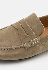 Geox KOSMOPOLIS GRIP - Chaussons - musk