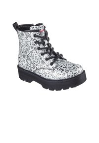 Valged paelaga pahkluu saabid mustade graafiliste mustritega, millel on südamed, tähed ja lilled. Must kummist tald ja detailid krae piirkonnas.