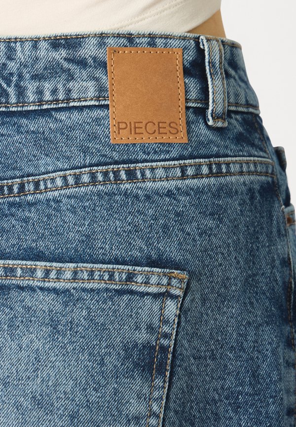 PCSELMA WIDE  - Straight leg jeans3