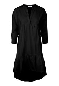 Musta mekko, joka on valmistettu pehmeästä kankaasta, jossa on V-pääntie, kolmanneksen mittaiset hihat ja kerroksellinen muotoilu röyhelöhelmalla.