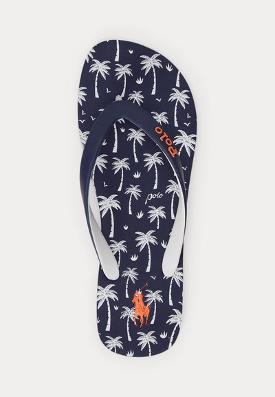 Infradito blu navy con motivo di palme bianche, logo Polo arancione sulla fascetta e emblema del giocatore di polo arancione sulla suola.