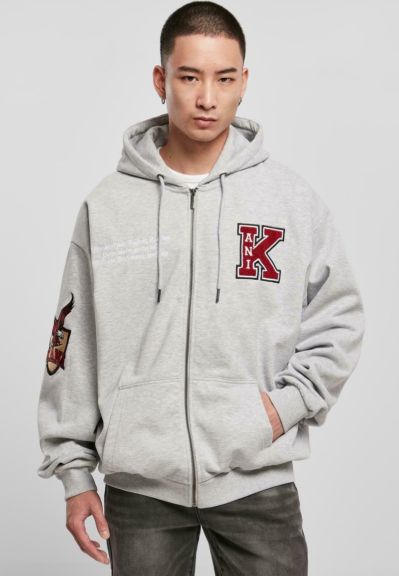 Karl Kani - RETRO PATCH  - Vetoketjullinen college - grey, Suurenna