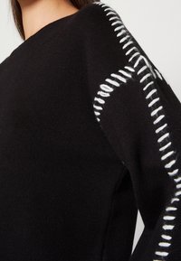 YAS Strickpullover - black