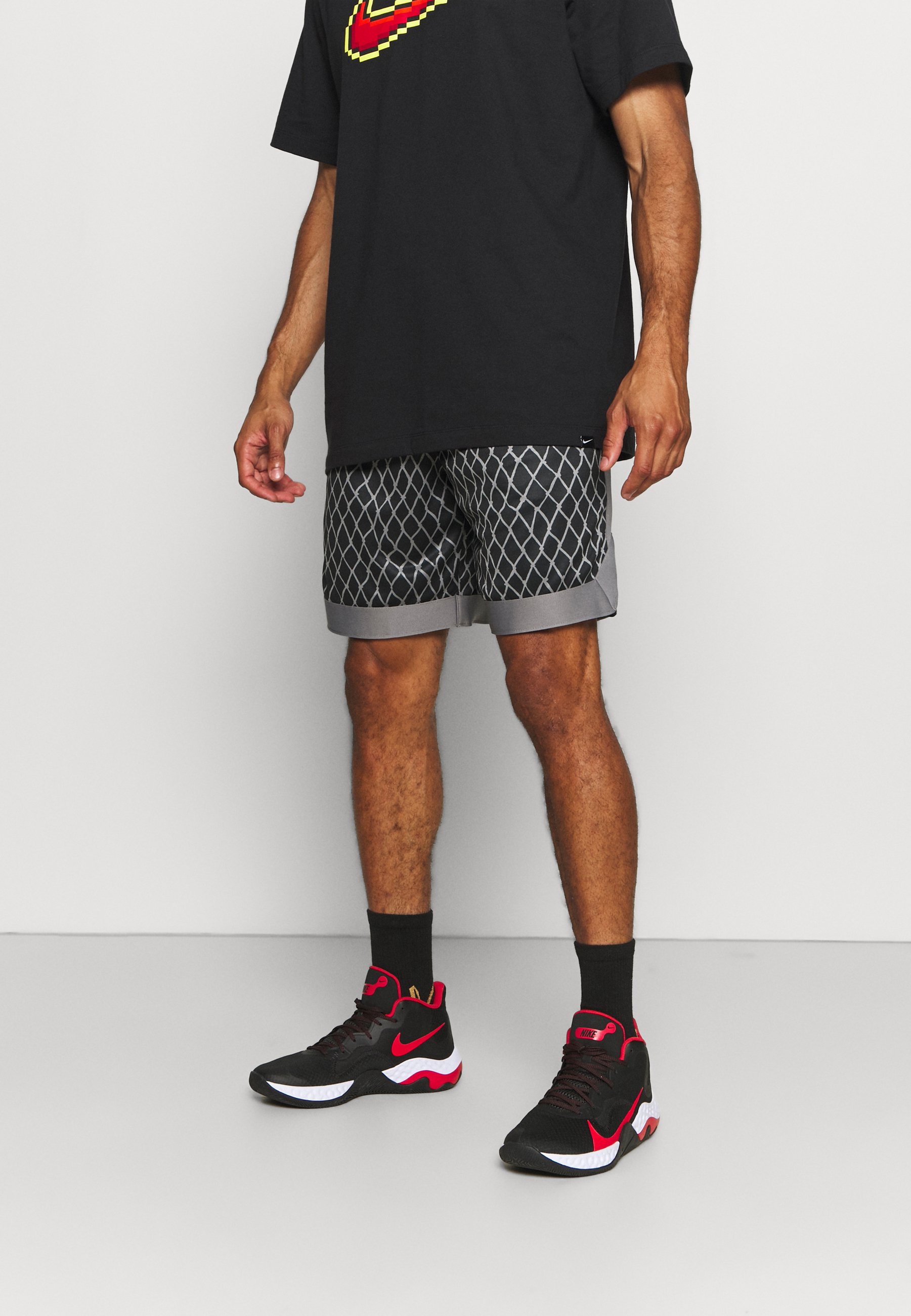 Under Armour CURRY VERSA SHOR - Short de sport - black/grey/noir -  ZALANDO.FR