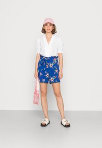 Vero Moda VMEASYHW  - Calções - royal blue