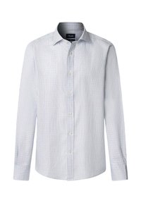 Camisa de botones para hombre blanca con mangas largas y un fino patrón de cuadro azul, cuello clásico y botones blancos en el frente.