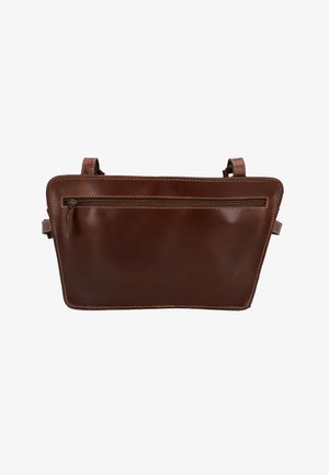 Bruine leren heuptas met een voorste ritsvak en witte stiksels, ontworpen om om de taille te worden gedragen met behulp van verstelbare banden.