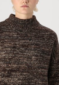 Vero Moda VMDAIMA O-NECK - Pullover - chocolate torte