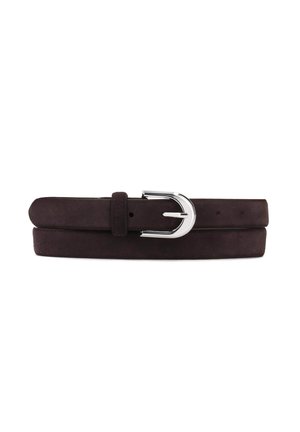 Ceinture en daim brun foncé avec une boucle en métal argenté, présentant une texture lisse et un design classique à double boucle pour un maintien sécurisé.