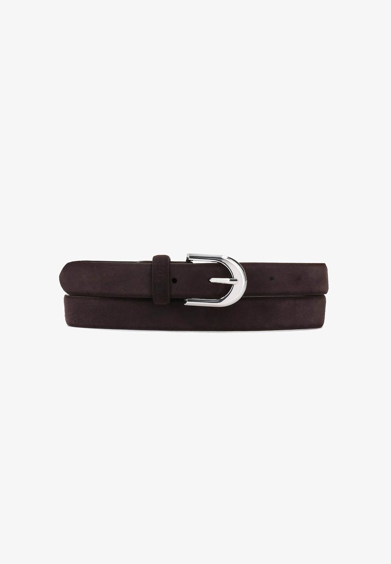 Donkerbruin suède riem met een zilveren metalen gesp, met een gladde textuur en een klassieke dubbele lusontwerp voor een veilige sluiting.