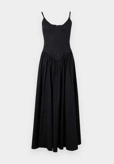 Vestido maxi preto com alças finas, corpete ajustado e saia franzida. Feito de tecido leve com uma textura suave e um brilho subtil.