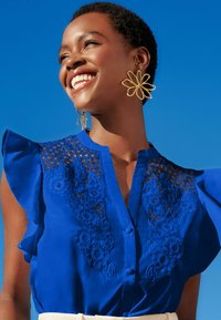 Love & Roses FLUTTER SLEEVE CUTWORK REGULAR FIT - Cămașă - blue