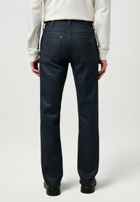 Wrangler GREENSBORO - Vaqueros rectos - indigo coated