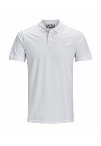 Polo shirt blanc en coton, avec un col classique, une patte de boutonnage à deux boutons, et un logo discret sur la poitrine. Texture lisse.