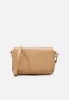 SPECIAL MARTU - Bolso de mano - beige