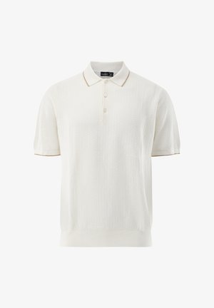 Weißes Poloshirt mit kurzen Ärmeln, dezent strukturierter Musterung, drei Knöpfen und beigem Saum an Kragen und Ärmelsäumen.