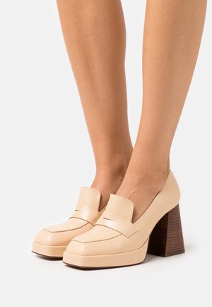 ÁNGEL ALARCÓN, Escarpins - beige