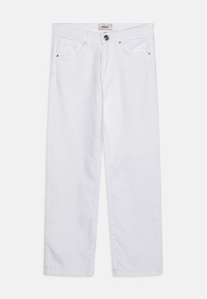 Jeans de denim blancos con corte de pierna recta, que cuentan con bolsillos delanteros, cierre de botón y una etiqueta de marca sutil en la cintura.