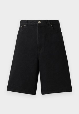 Zwarte katoenen denim shorts met een losse pasvorm, voorzien van een hoge taille, een vijf-pocket ontwerp en zilverkleurige metalen knoopdetails aan de voorkant.