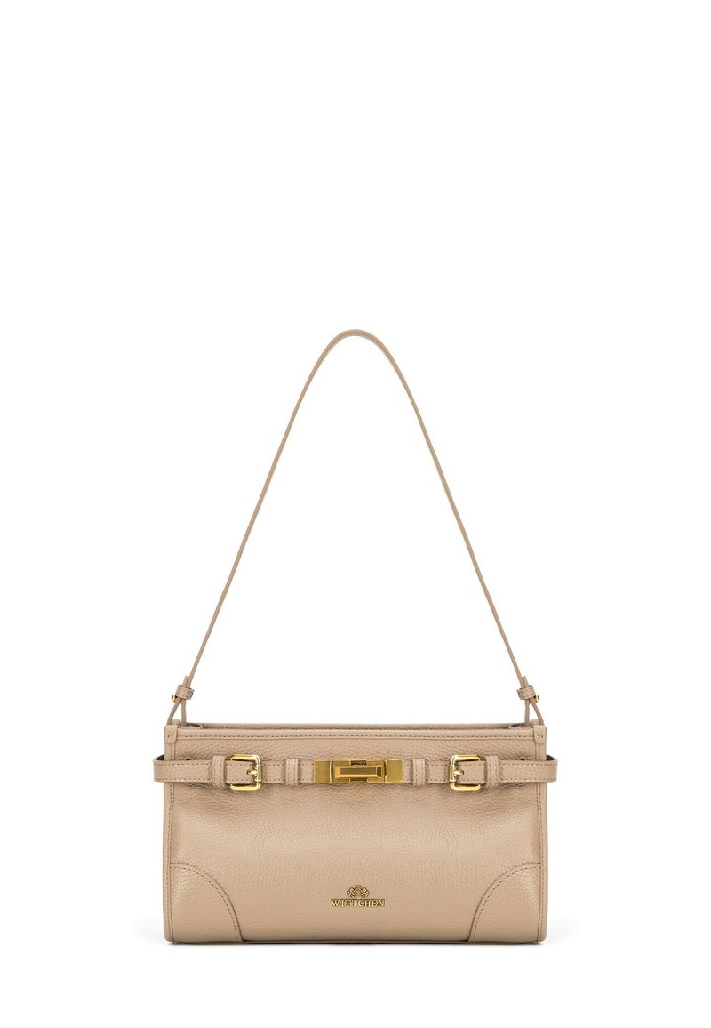 Sac à main en cuir beige avec une finition texturée, de forme rectangulaire, avec une bandoulière réglable et des accents en métal doré.