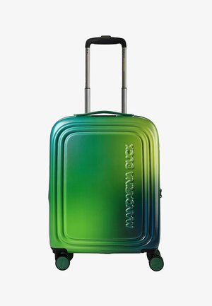 Maleta compacta de carcasa dura con degradado de verde a azul, cuatro ruedas giratorias, asa telescópica y "MANDARINA DUCK" grabado en la parte frontal.