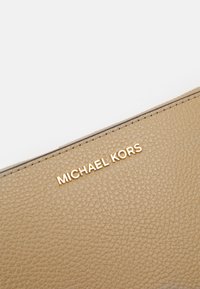 MICHAEL Michael Kors - Portfel