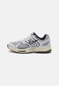 Nike Sportswear - AIR PEGASUS - Baskets basses - white/metallic silver/coconut milk/black Image miniature 1
