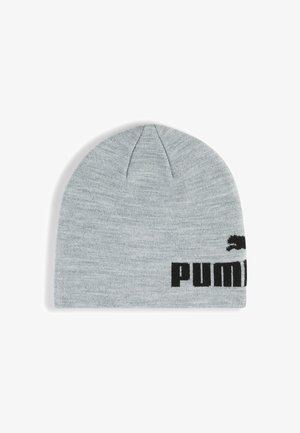 Pilkos mezginės kepurės su apvaliu viršumi, šone esantis juodas logotipas ir tekstas. Minkšta tekstūra su prigludusia forma.