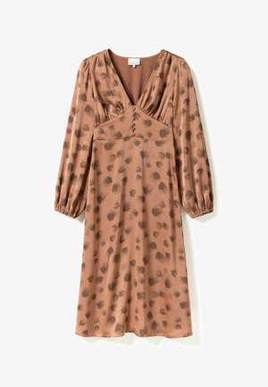 Brun mønstret kjole med V-hals, lange pufærmer og knapdetaljer. Glat stof med et subtilt bladlignende print.