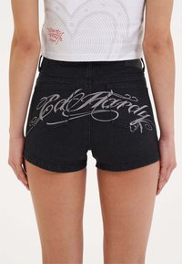 Ed Hardy TRIPLE HEART JORTS  - Shorts vaqueros - black