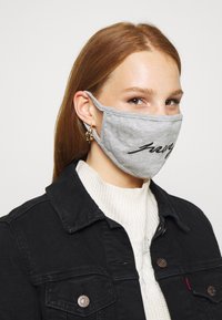 Urban Classics PRAY WORDING FACE MASK UNISEX - Community mask - grey
