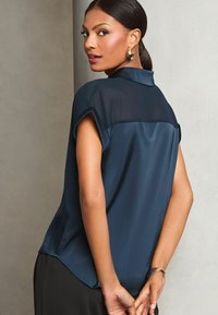 Lipsy REGULAR FIT - Gombos blúz - navy
