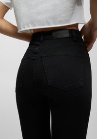 PULL&BEAR Vaqueros pitillo - black