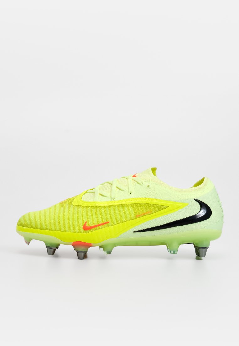 Botas de fútbol para terrenos blandos
