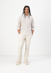 GAP STANDARD - Skjorta - tonal khaki