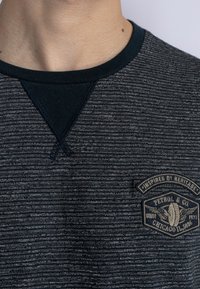 Petrol Industries Pitkähihainen paita - blue