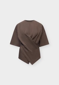 Επιλέχθηκε, chocolate brown