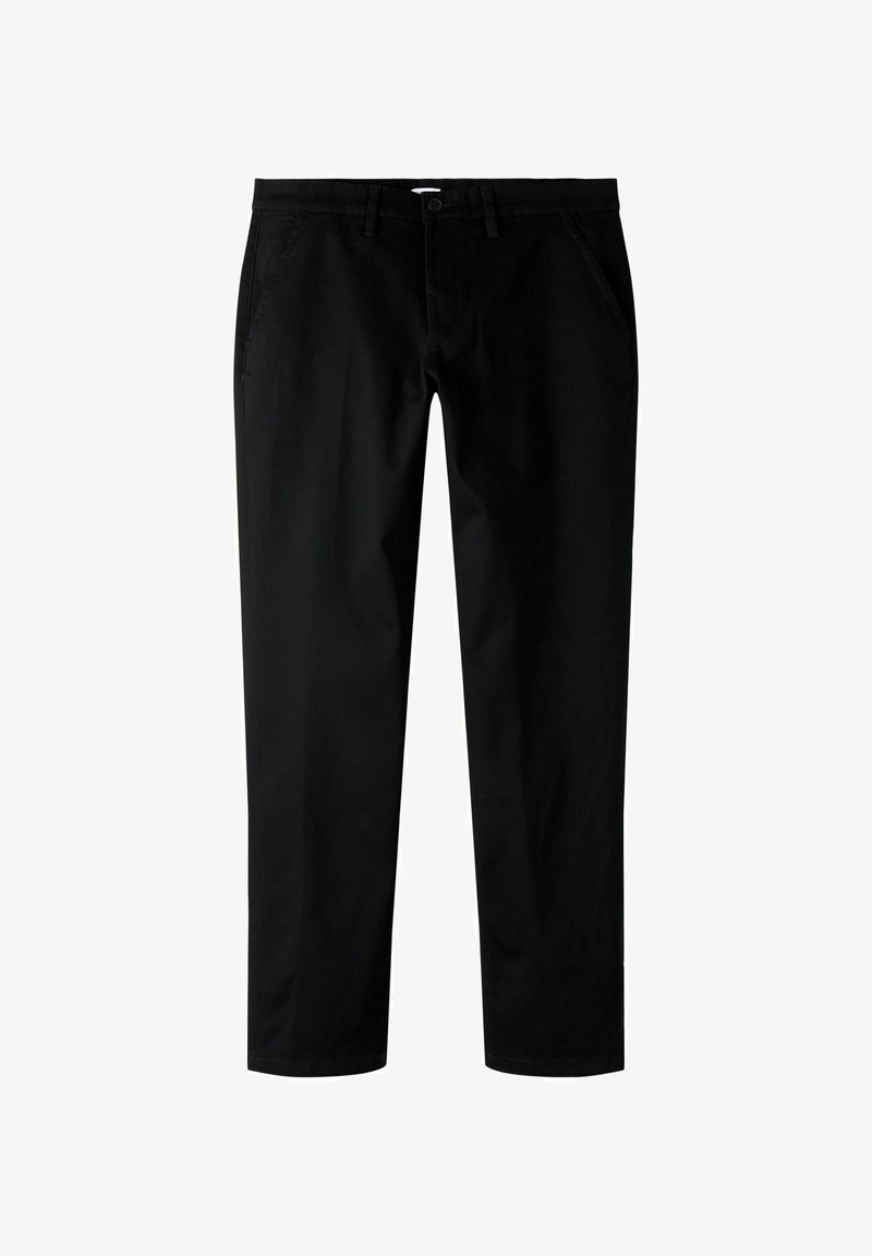 Pantaloni neri a gamba dritta con chiusura a bottone e cerniera, passanti per cintura e tasche frontali, presentati su uno sfondo bianco.