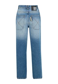 Gai zils vidēji gaiši zilo džinsu bikses ar izbalējušu gradientu, taisna piegriezuma, piecas kabatas un zīmola ādas uzlīmi jostasvietā.