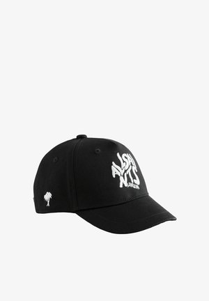 Casquette de baseball noire avec le texte blanc "ALSANITS LONDON" sur le devant et un petit palmier blanc brodé sur le côté.