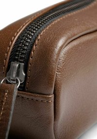 Still Nordic STILLCLEAN PENCIL CASE - Penaali - brown