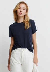 Ei valittu, dark blue