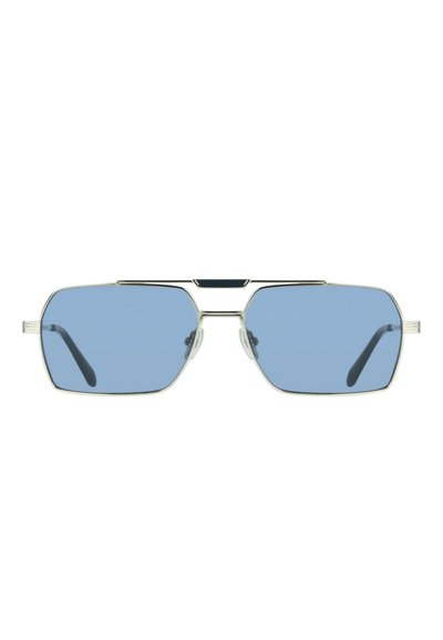 Lunettes de soleil à monture métallique argentée avec des verres rectangulaires teintés en bleu et des branches noires, présentées sur un fond blanc.