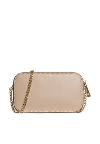 Borsa a tracolla in pelle beige con tracolla a catena, forma rettangolare, texture liscia, chiusura con zip e dettaglio di cucitura a contrasto.